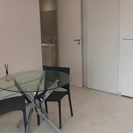 Confortable A Proximite De La Mer. Nice